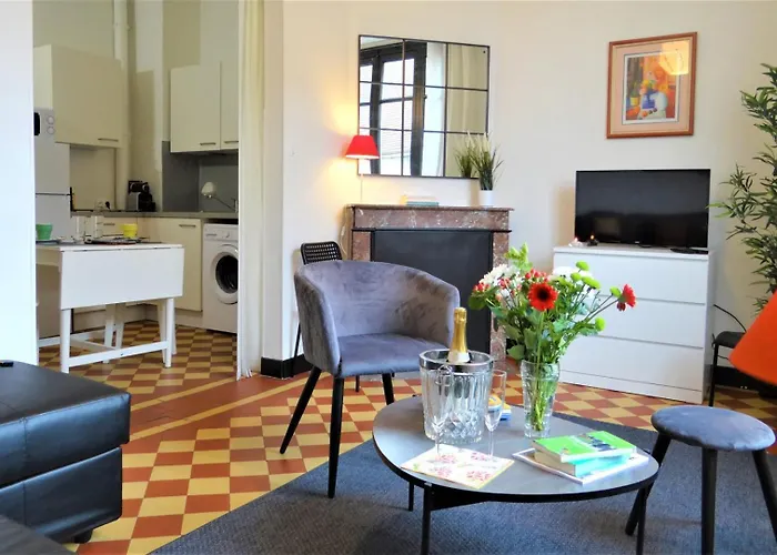 Au Fil De L\'Eure, Quartier Authentique Et Plein De Charme