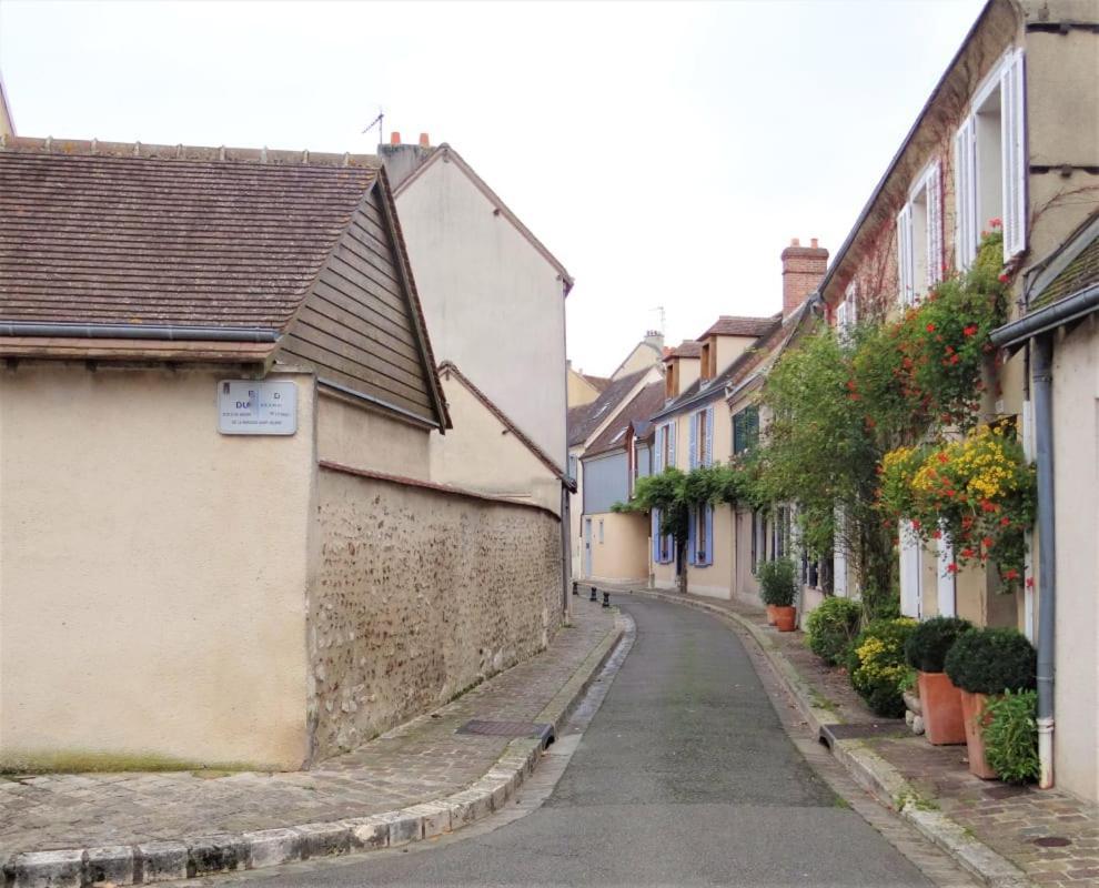 Au Fil De L'eure, Quartier Authentique Et Plein De Charme